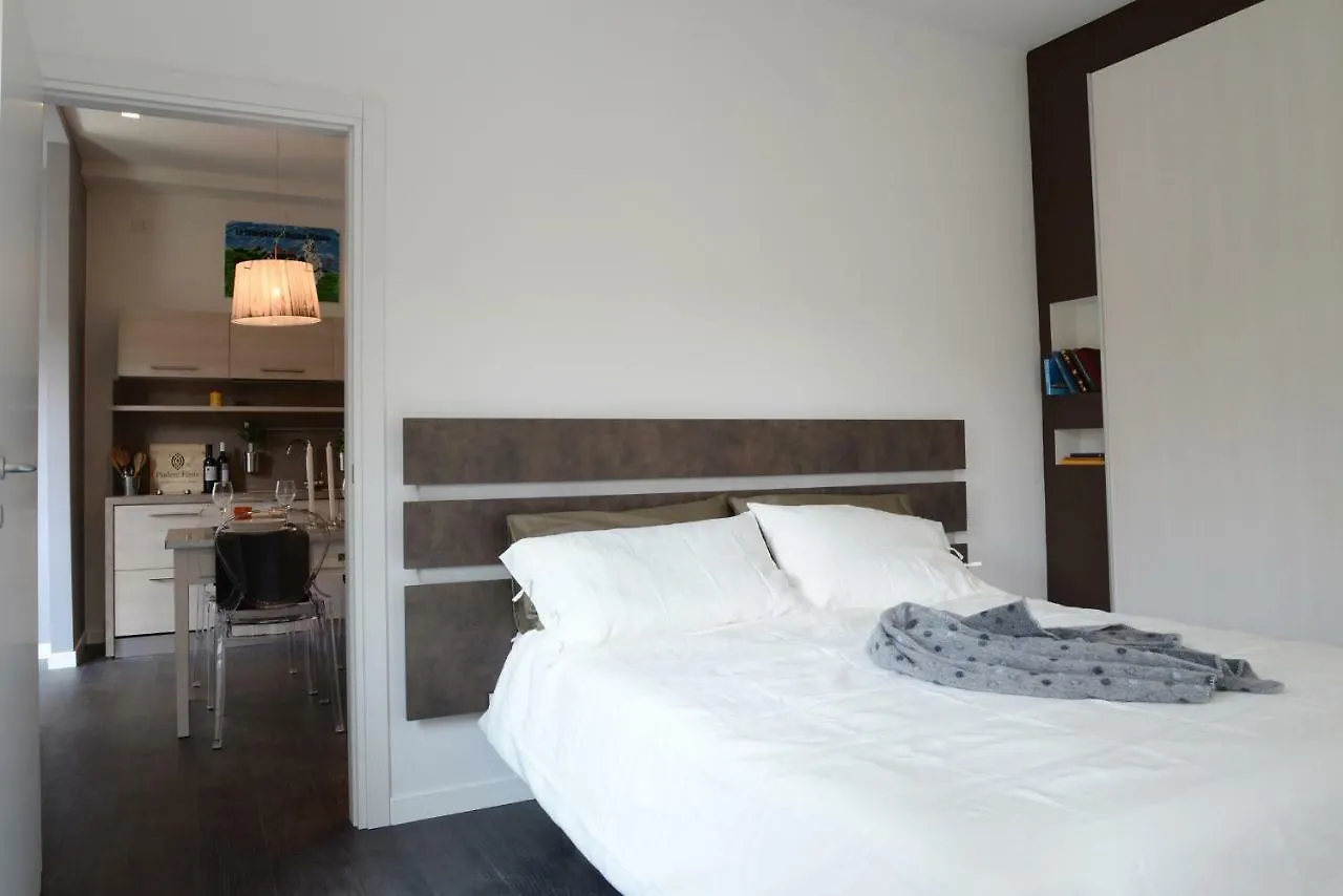 Art Design Appartamento Con Terrazzo By Logicasa Lake Como Apartment